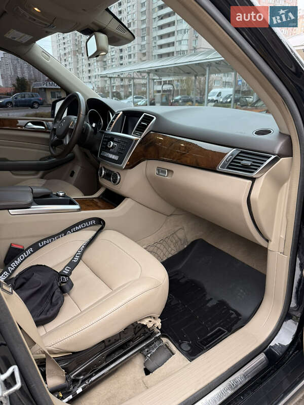 Позашляховик / Кросовер Mercedes-Benz M-Class 2015 в Києві фото 10 Позашляховик / Кросовер Mercedes-Benz M-Class 2015 в Києві