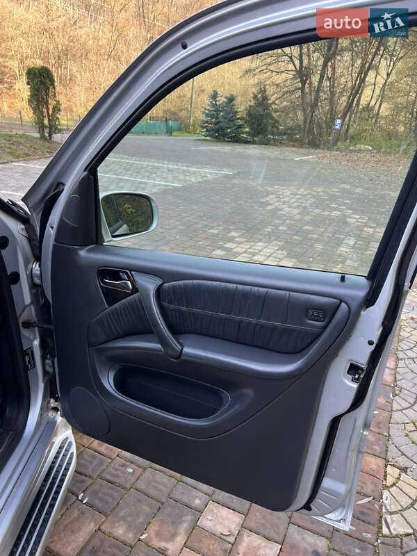 Позашляховик / Кросовер Mercedes-Benz M-Class 2004 в Заліщиках