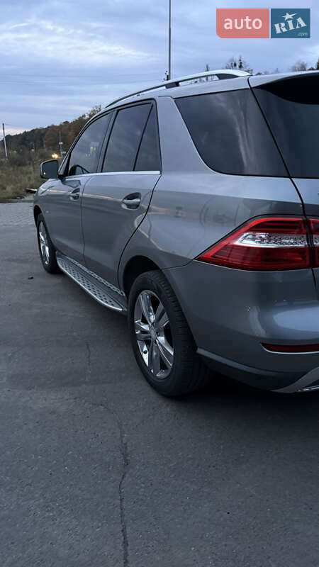 Позашляховик / Кросовер Mercedes-Benz M-Class 2012 в Шепетівці