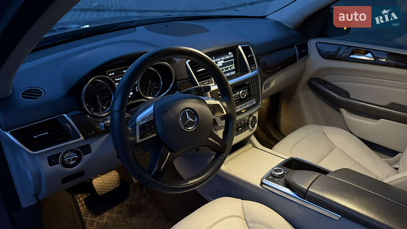 Позашляховик / Кросовер Mercedes-Benz M-Class 2012 в Шепетівці