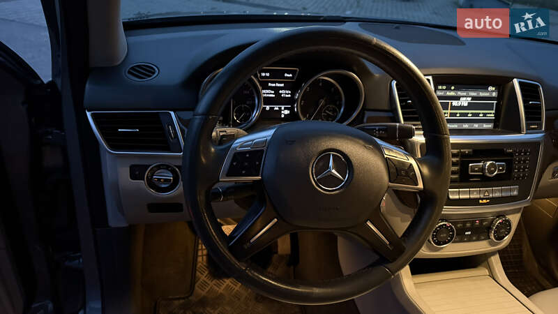 Позашляховик / Кросовер Mercedes-Benz M-Class 2012 в Шепетівці