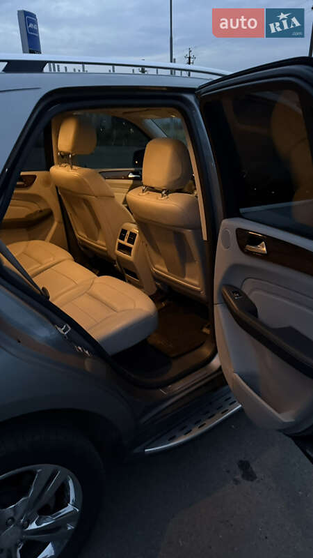 Позашляховик / Кросовер Mercedes-Benz M-Class 2012 в Шепетівці