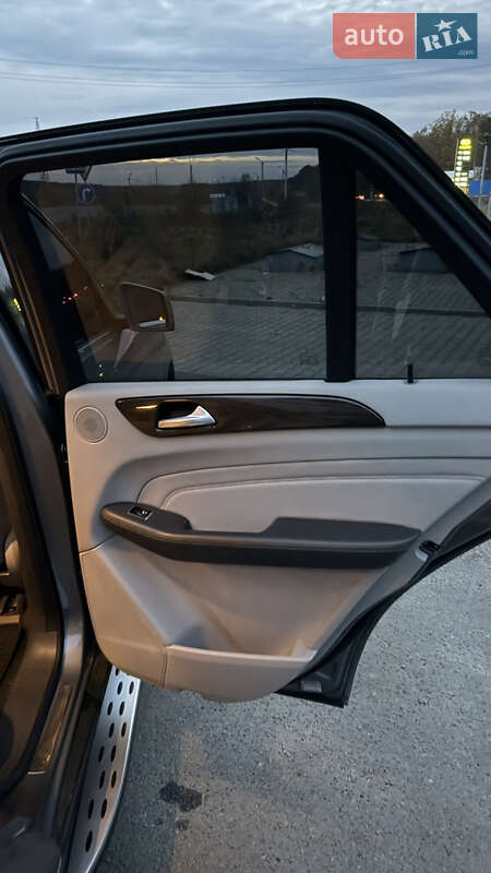 Позашляховик / Кросовер Mercedes-Benz M-Class 2012 в Шепетівці
