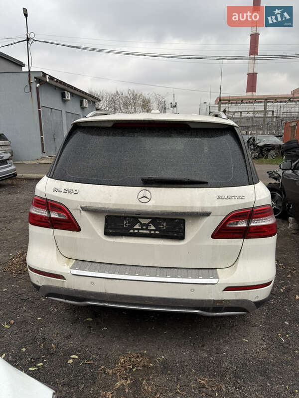 Позашляховик / Кросовер Mercedes-Benz M-Class 2012 в Києві фото 4 Позашляховик / Кросовер Mercedes-Benz M-Class 2012 в Києві