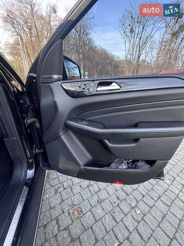 Позашляховик / Кросовер Mercedes-Benz M-Class 2013 в Чернівцях фото 19 Позашляховик / Кросовер Mercedes-Benz M-Class 2013 в Чернівцях