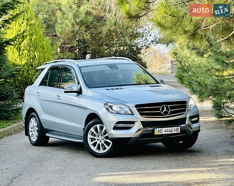 Mercedes-Benz M-Class 2012 Mercedes-Benz M-Class 2012