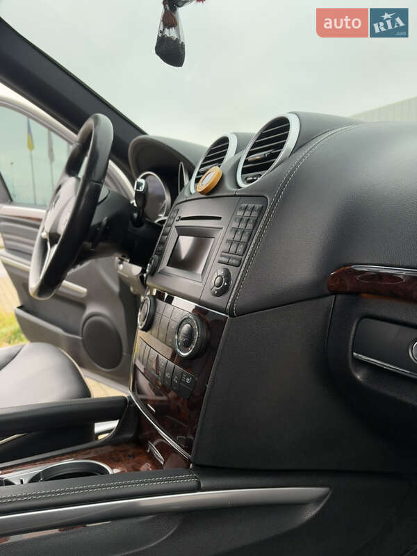 Внедорожник / Кроссовер Mercedes-Benz M-Class 2011 в Виноградове