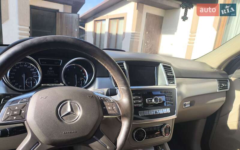 Позашляховик / Кросовер Mercedes-Benz M-Class 2011 в Чернівцях фото 9 Позашляховик / Кросовер Mercedes-Benz M-Class 2011 в Чернівцях