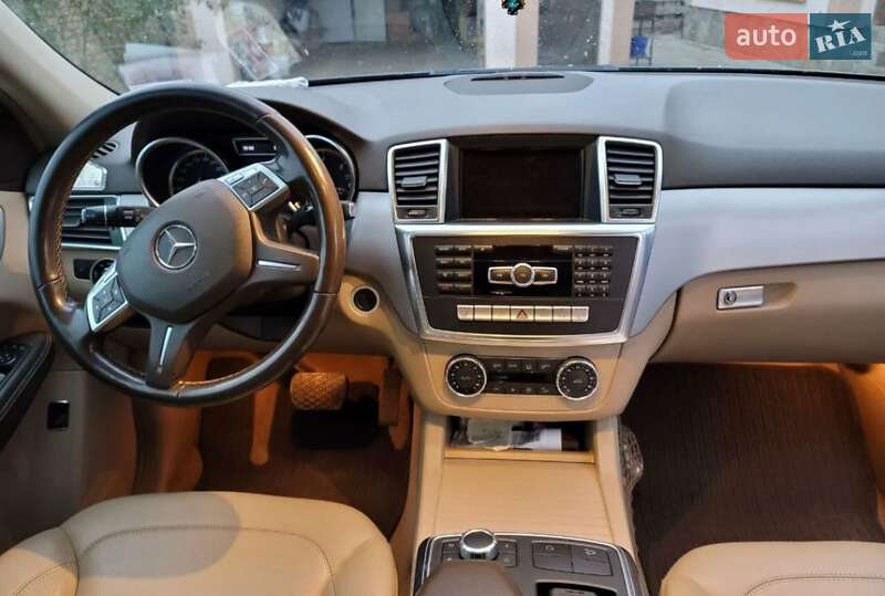 Позашляховик / Кросовер Mercedes-Benz M-Class 2011 в Чернівцях фото 16 Позашляховик / Кросовер Mercedes-Benz M-Class 2011 в Чернівцях