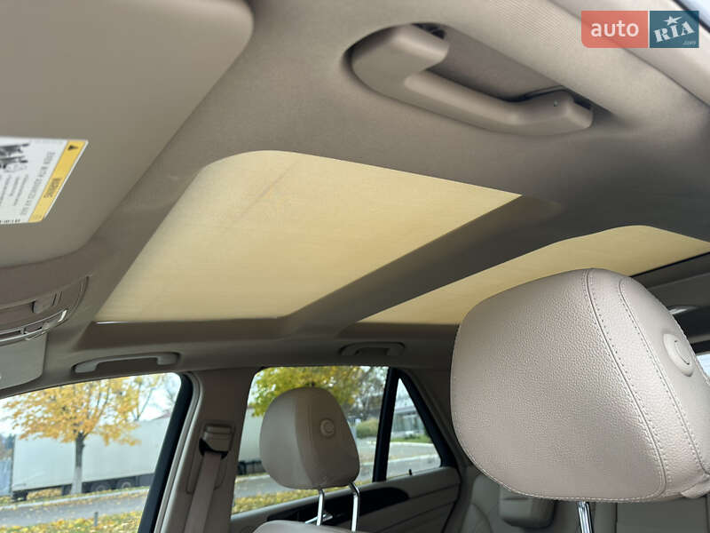 Внедорожник / Кроссовер Mercedes-Benz M-Class 2015 в Киеве