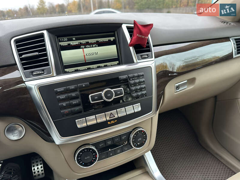 Внедорожник / Кроссовер Mercedes-Benz M-Class 2015 в Киеве