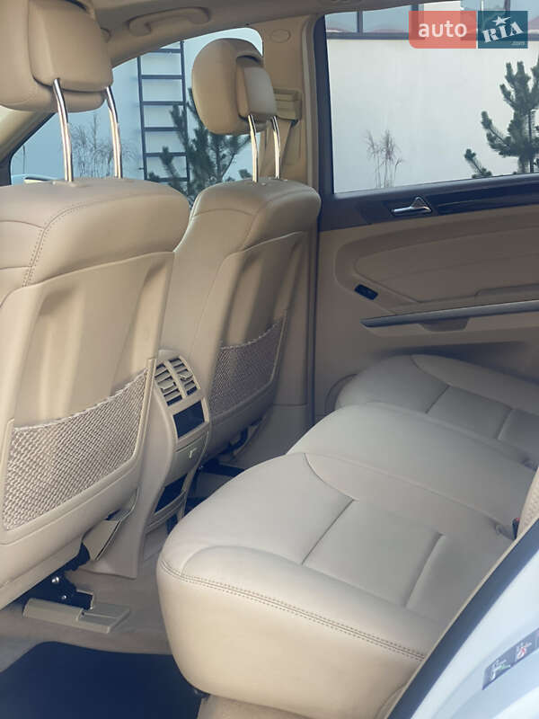 Внедорожник / Кроссовер Mercedes-Benz M-Class 2011 в Луцке