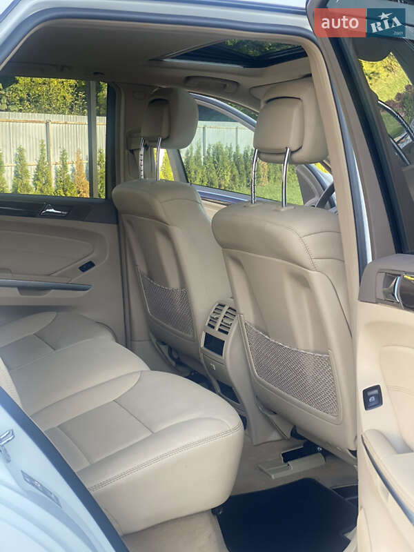 Внедорожник / Кроссовер Mercedes-Benz M-Class 2011 в Луцке