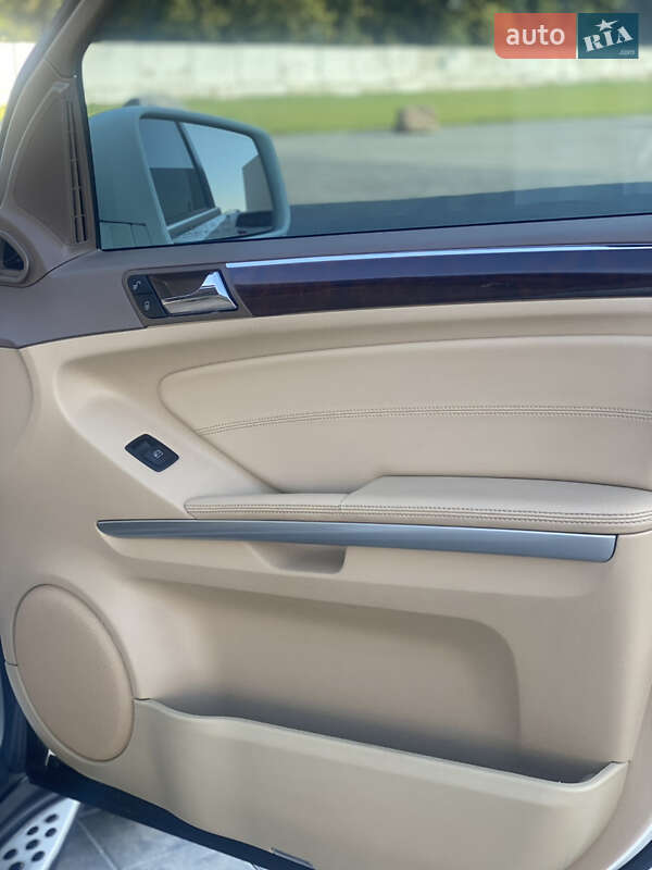 Внедорожник / Кроссовер Mercedes-Benz M-Class 2011 в Луцке