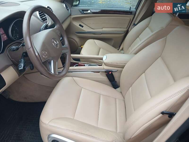 Внедорожник / Кроссовер Mercedes-Benz M-Class 2010 в Первомайске фото 8 Внедорожник / Кроссовер Mercedes-Benz M-Class 2010 в Первомайске