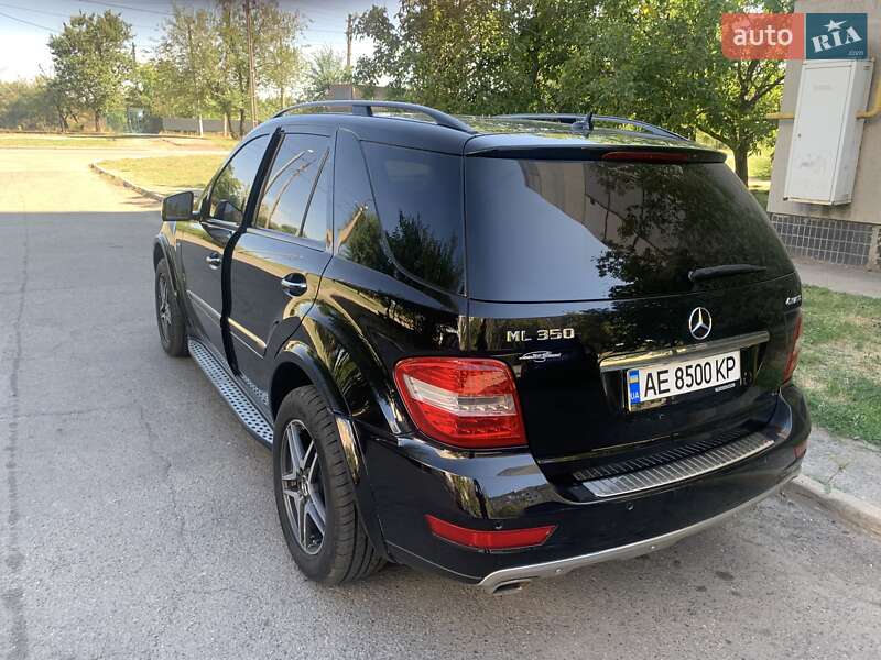 Внедорожник / Кроссовер Mercedes-Benz M-Class 2010 в Кривом Роге