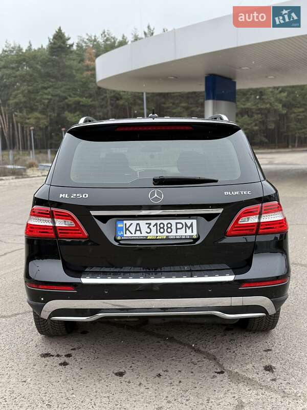 Позашляховик / Кросовер Mercedes-Benz M-Class 2013 в Охтирці