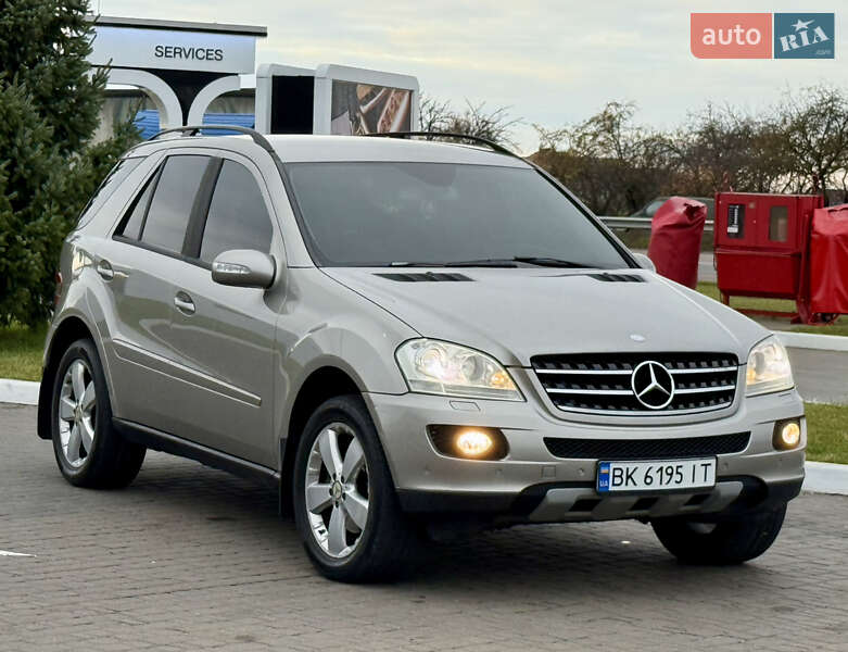 Внедорожник / Кроссовер Mercedes-Benz M-Class 2005 в Ровно