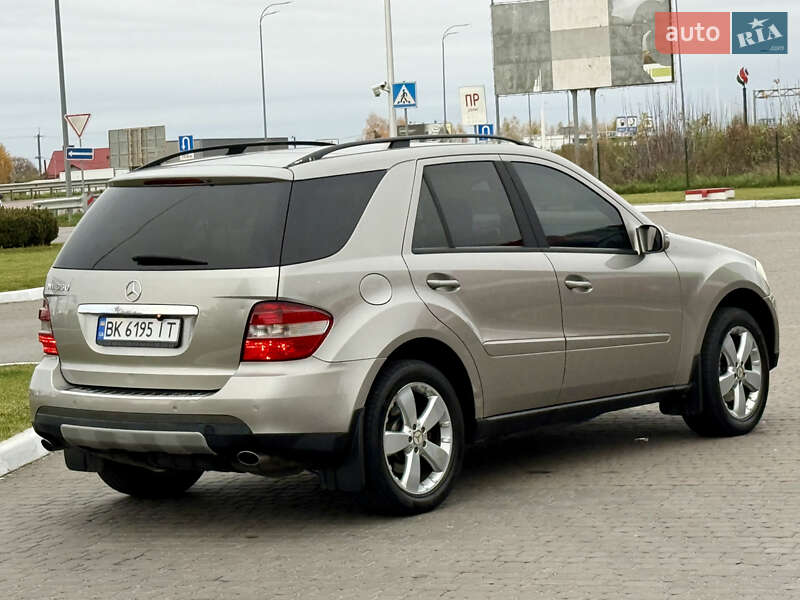 Внедорожник / Кроссовер Mercedes-Benz M-Class 2005 в Ровно