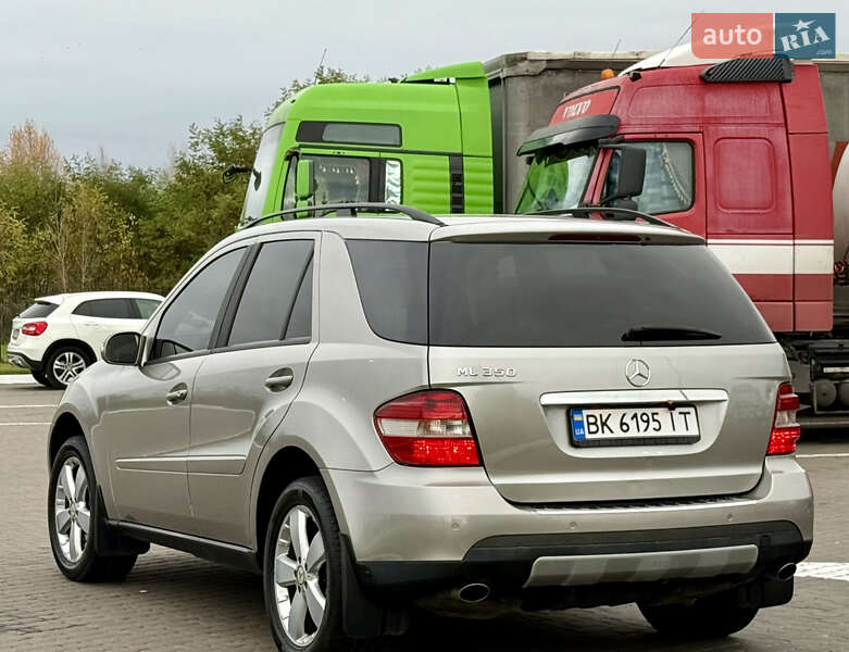 Внедорожник / Кроссовер Mercedes-Benz M-Class 2005 в Ровно