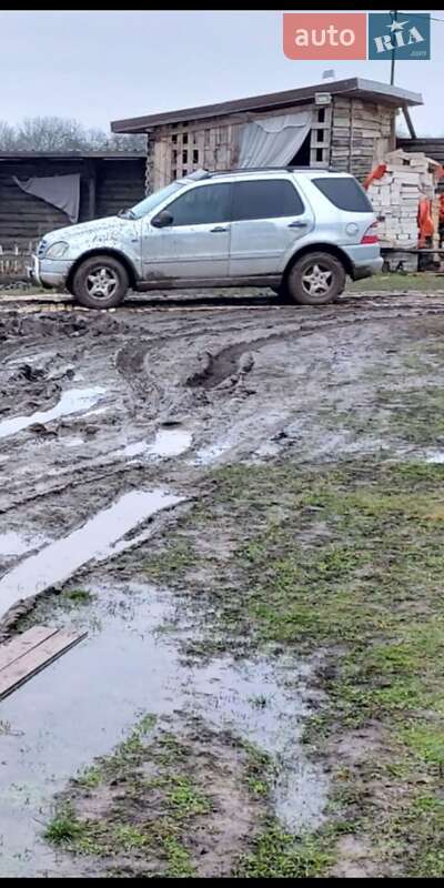 Внедорожник / Кроссовер Mercedes-Benz M-Class 1998 в Киеве