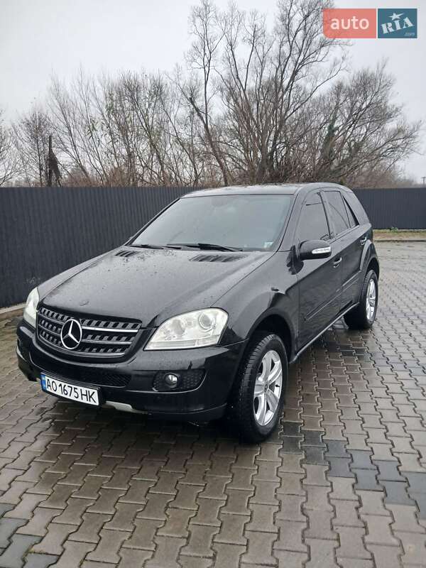 Mercedes-Benz M-Class 2006 Mercedes-Benz M-Class 2006