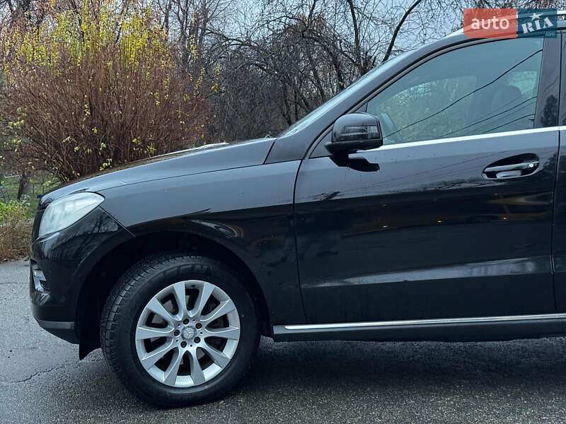 Внедорожник / Кроссовер Mercedes-Benz M-Class 2013 в Киеве