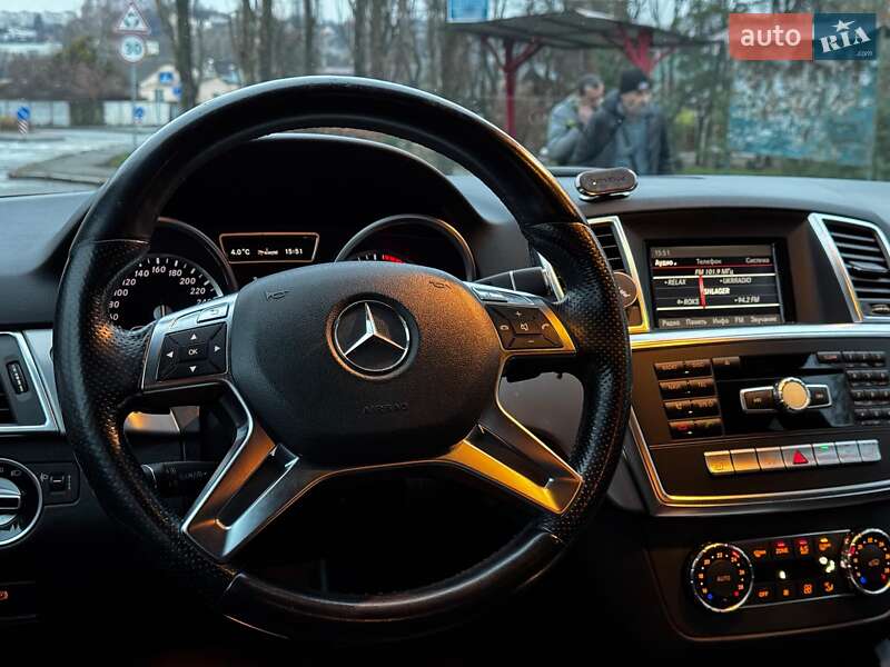 Внедорожник / Кроссовер Mercedes-Benz M-Class 2013 в Киеве