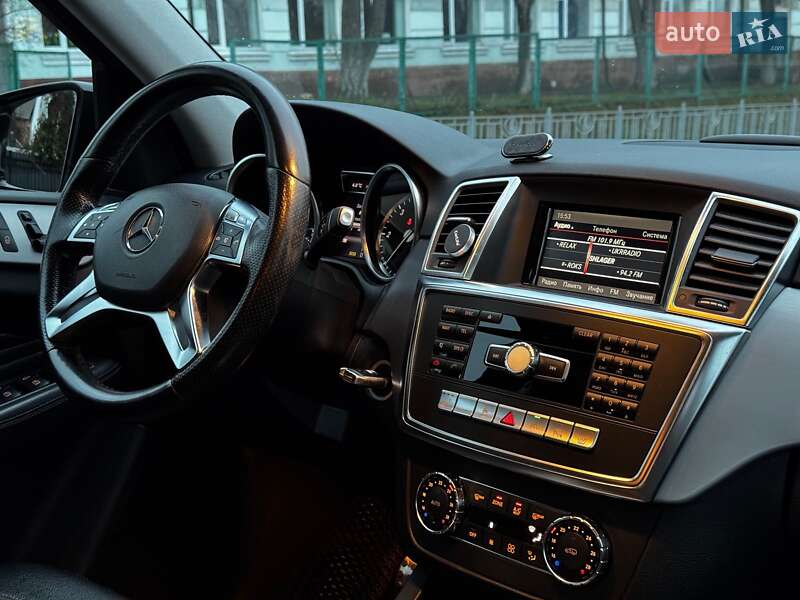 Внедорожник / Кроссовер Mercedes-Benz M-Class 2013 в Киеве