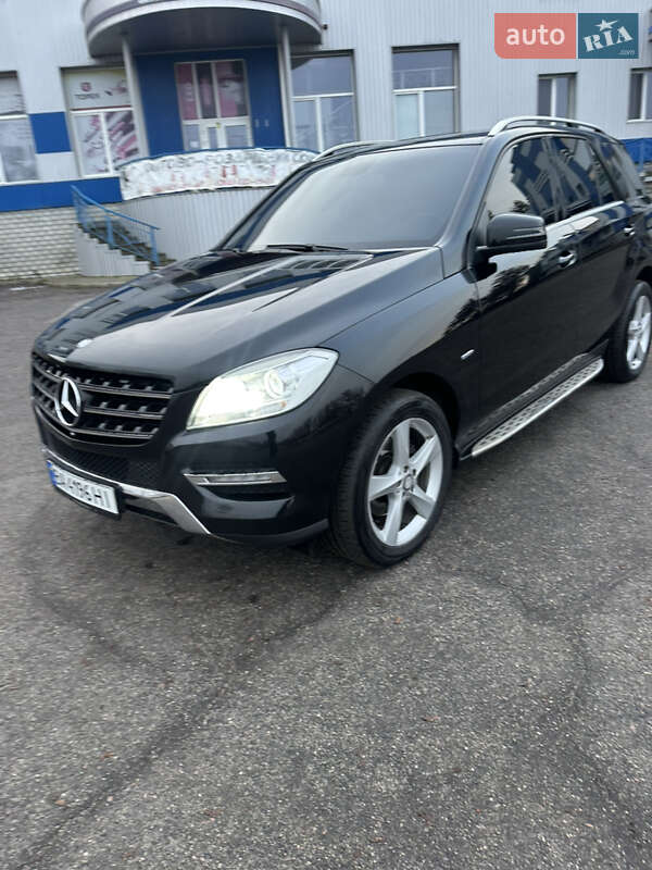Внедорожник / Кроссовер Mercedes-Benz M-Class 2012 в Кропивницком