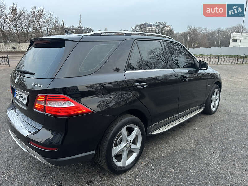 Внедорожник / Кроссовер Mercedes-Benz M-Class 2012 в Кропивницком