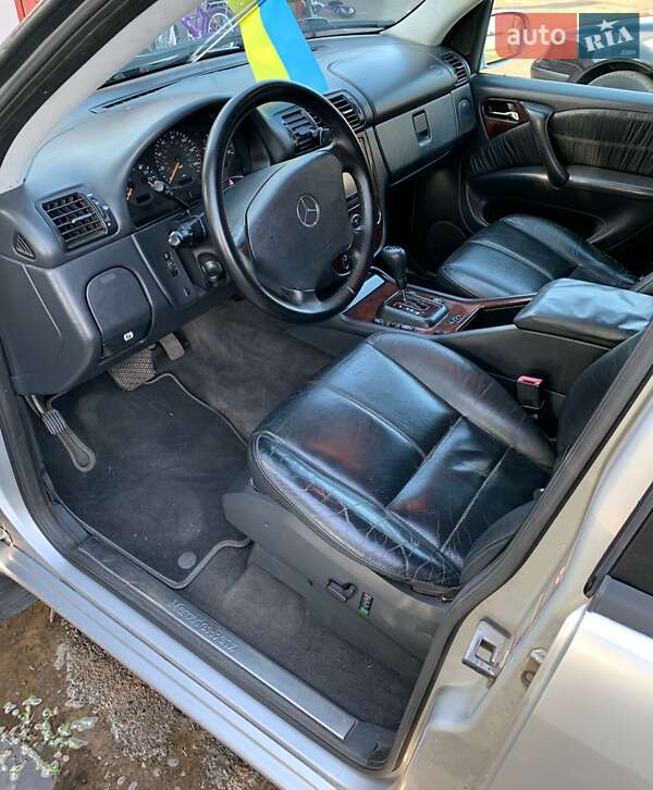 Позашляховик / Кросовер Mercedes-Benz M-Class 2002 в Рівному