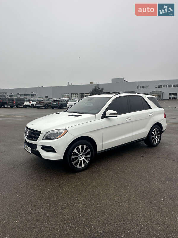 Внедорожник / Кроссовер Mercedes-Benz M-Class 2015 в Киеве