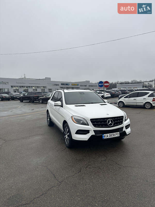 Внедорожник / Кроссовер Mercedes-Benz M-Class 2015 в Киеве