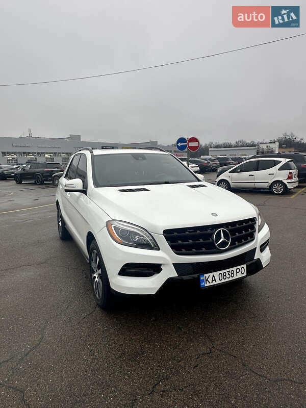 Внедорожник / Кроссовер Mercedes-Benz M-Class 2015 в Киеве