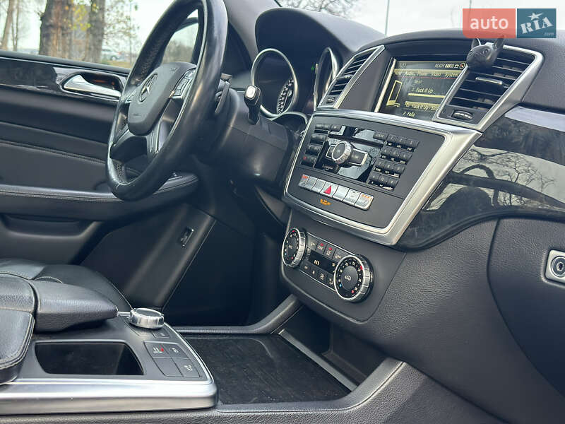 Внедорожник / Кроссовер Mercedes-Benz M-Class 2013 в Киеве