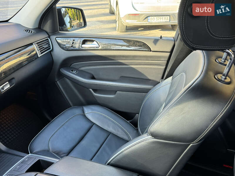 Внедорожник / Кроссовер Mercedes-Benz M-Class 2012 в Тернополе