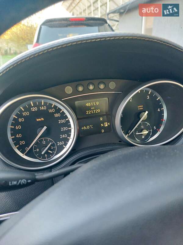 Позашляховик / Кросовер Mercedes-Benz M-Class 2010 в Ужгороді