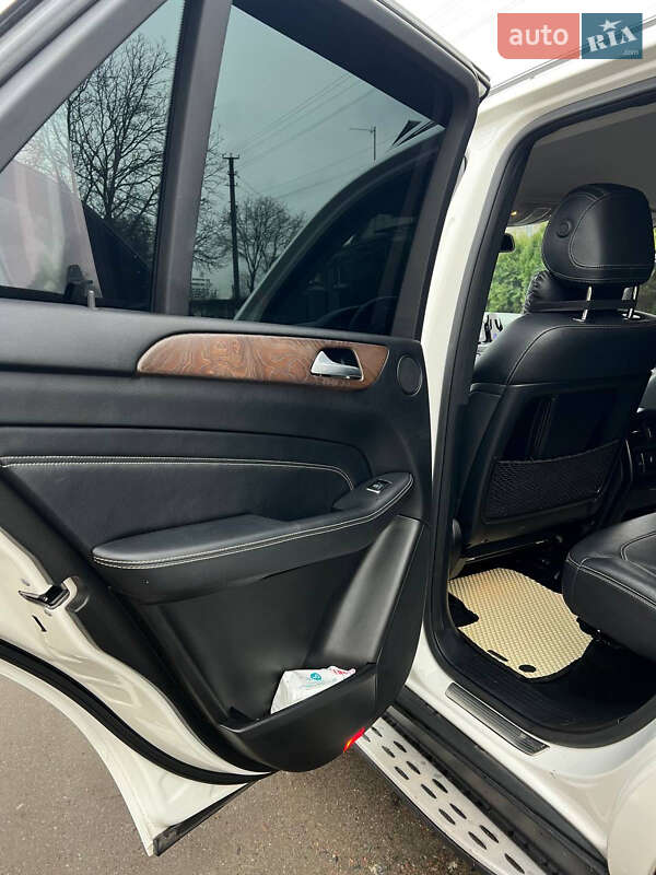 Позашляховик / Кросовер Mercedes-Benz M-Class 2014 в Києві