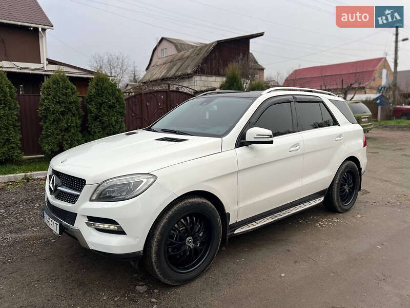 Позашляховик / Кросовер Mercedes-Benz M-Class 2014 в Києві