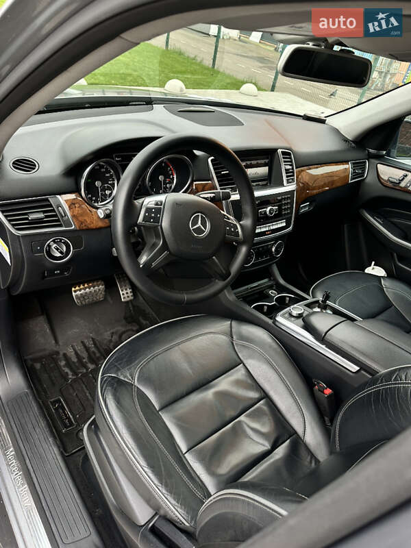 Внедорожник / Кроссовер Mercedes-Benz M-Class 2013 в Киеве