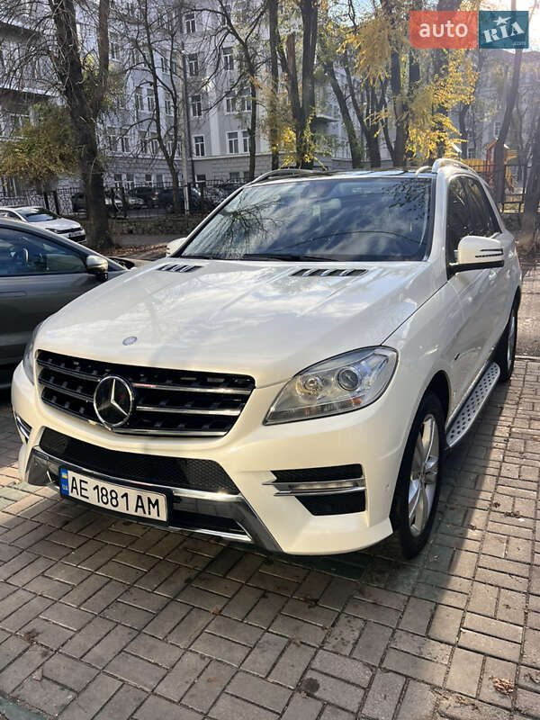 Внедорожник / Кроссовер Mercedes-Benz M-Class 2012 в Днепре