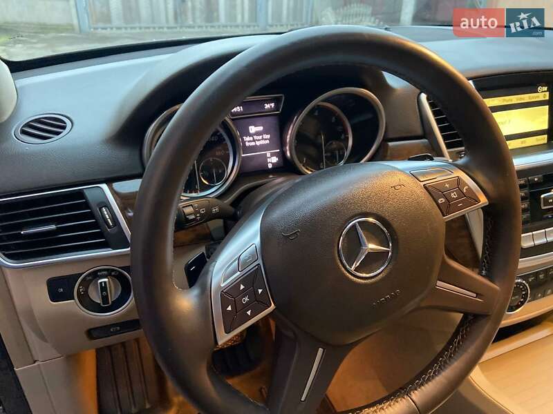 Внедорожник / Кроссовер Mercedes-Benz M-Class 2012 в Дубно