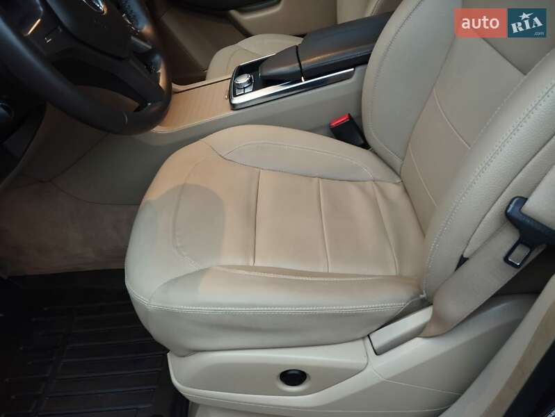 Внедорожник / Кроссовер Mercedes-Benz M-Class 2012 в Дубно