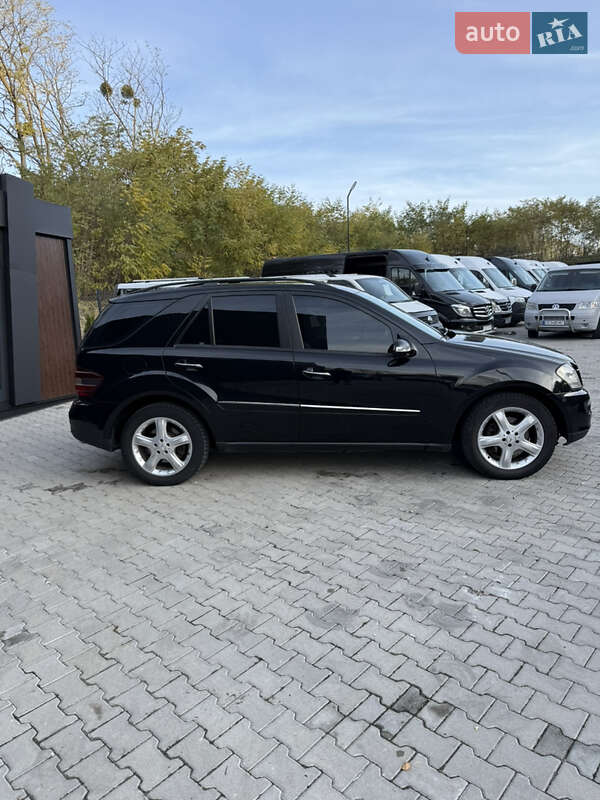 Позашляховик / Кросовер Mercedes-Benz M-Class 2006 в Чернівцях