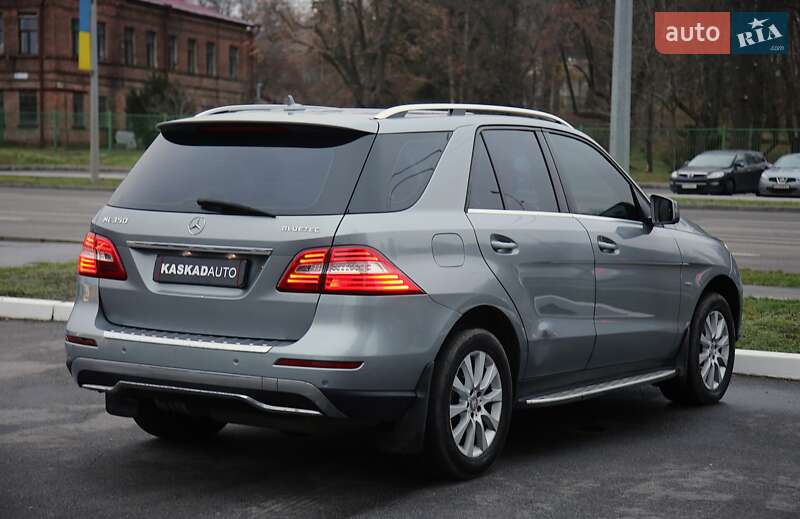 Позашляховик / Кросовер Mercedes-Benz M-Class 2012 в Харкові