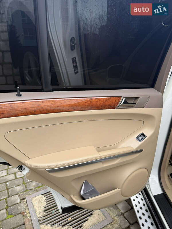 Внедорожник / Кроссовер Mercedes-Benz M-Class 2008 в Ивано-Франковске