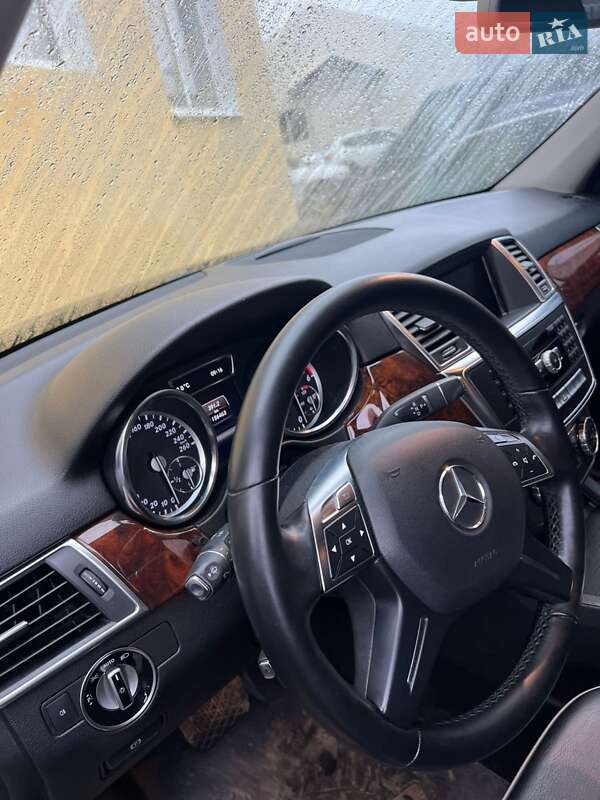 Внедорожник / Кроссовер Mercedes-Benz M-Class 2013 в Харькове