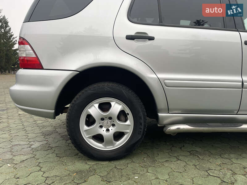 Внедорожник / Кроссовер Mercedes-Benz M-Class 2003 в Дубно