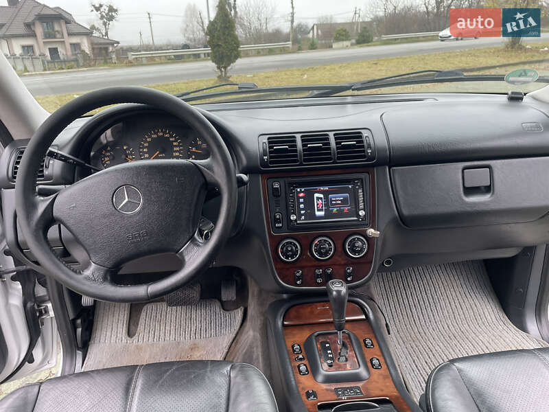 Внедорожник / Кроссовер Mercedes-Benz M-Class 2003 в Дубно